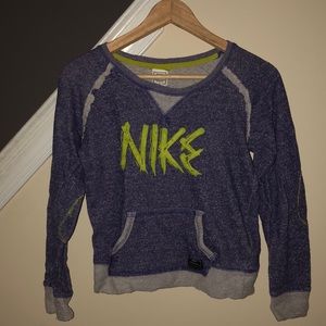 GIRLS LARGE | NIKE | LOGO SWEATSHIRT | WITH POCKET